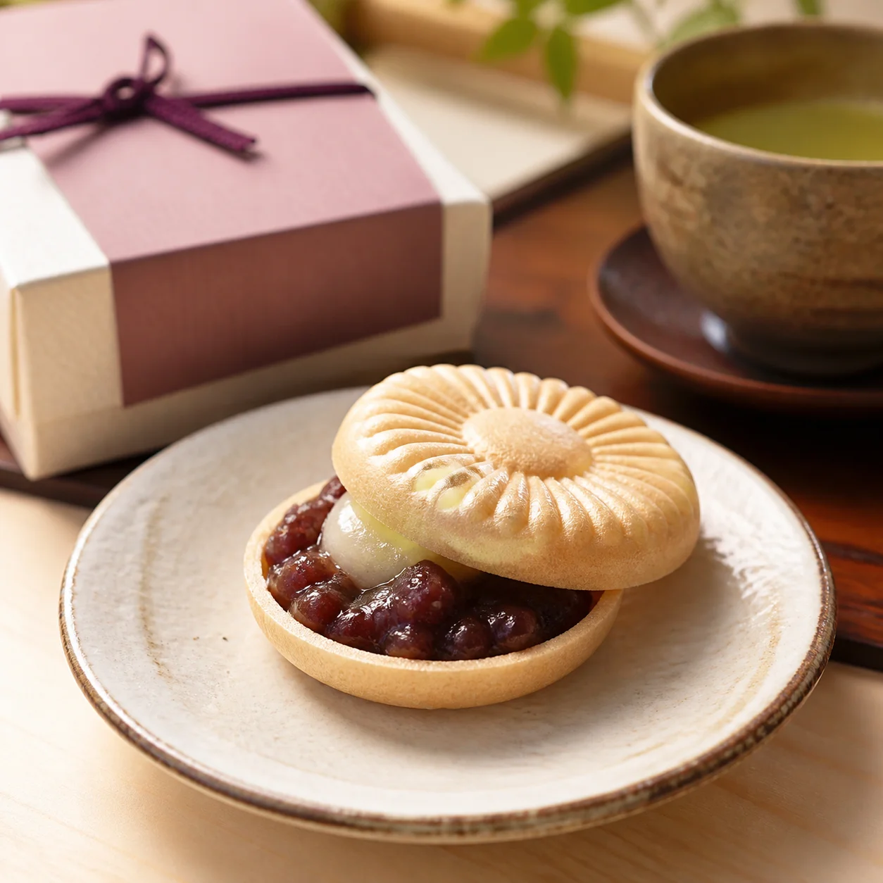 小皿にのった最中
